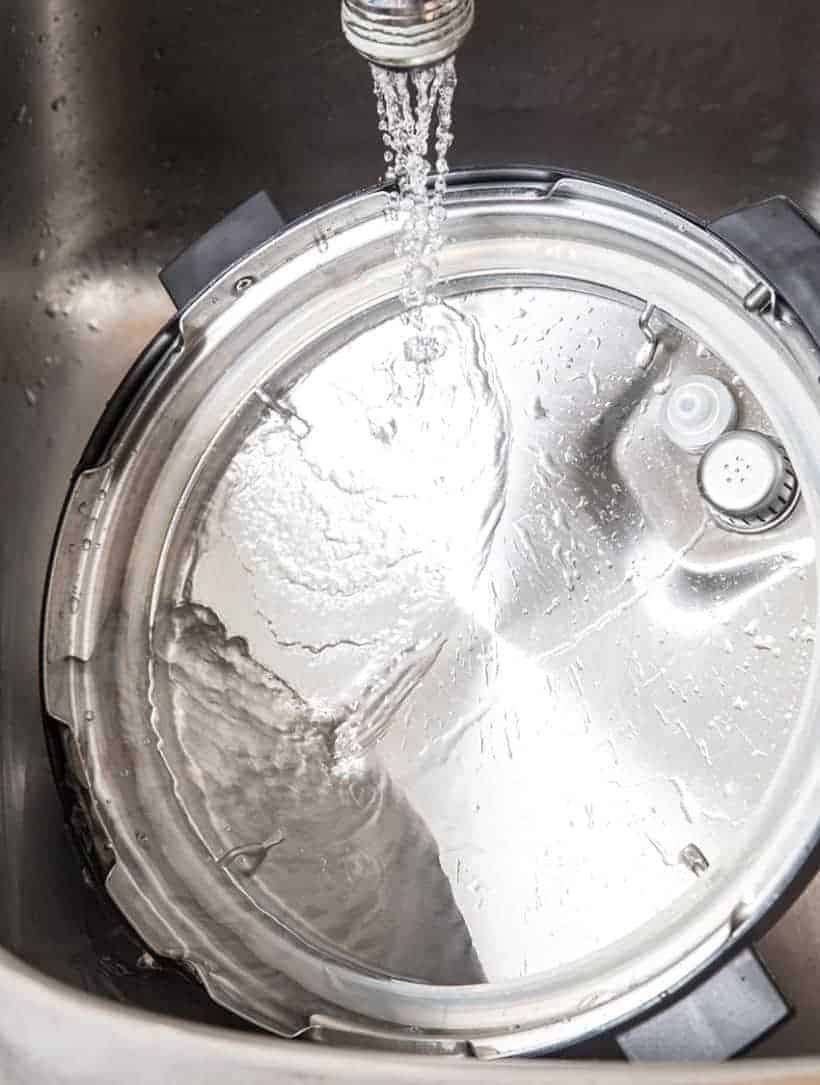 Instant Pot Cleaning: How to clean the Instant Pot Lid and Silicone Sealing Ring