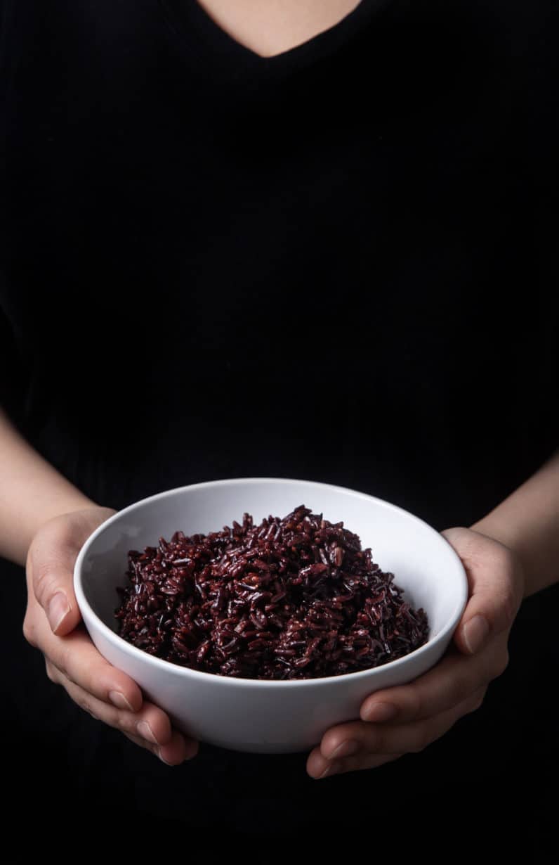 Nutritious Instant Pot Wild Rice Recipe (Pressure Cooker Wild Rice): learn how to make wild rice in half the cooking time. Perfectly tender wild rice with a chew, packed with nutty flavors, and sweet aroma. High Protein, high dietary fiber, low fat. #instantpot #instapot #pressurecooker #instantpotrecipes #powerpressurecooker #rice #vegan #glutenfree #paleo #recipes